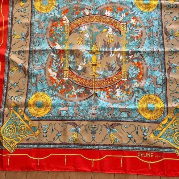 Celine Wrap - Picture 1 of 2